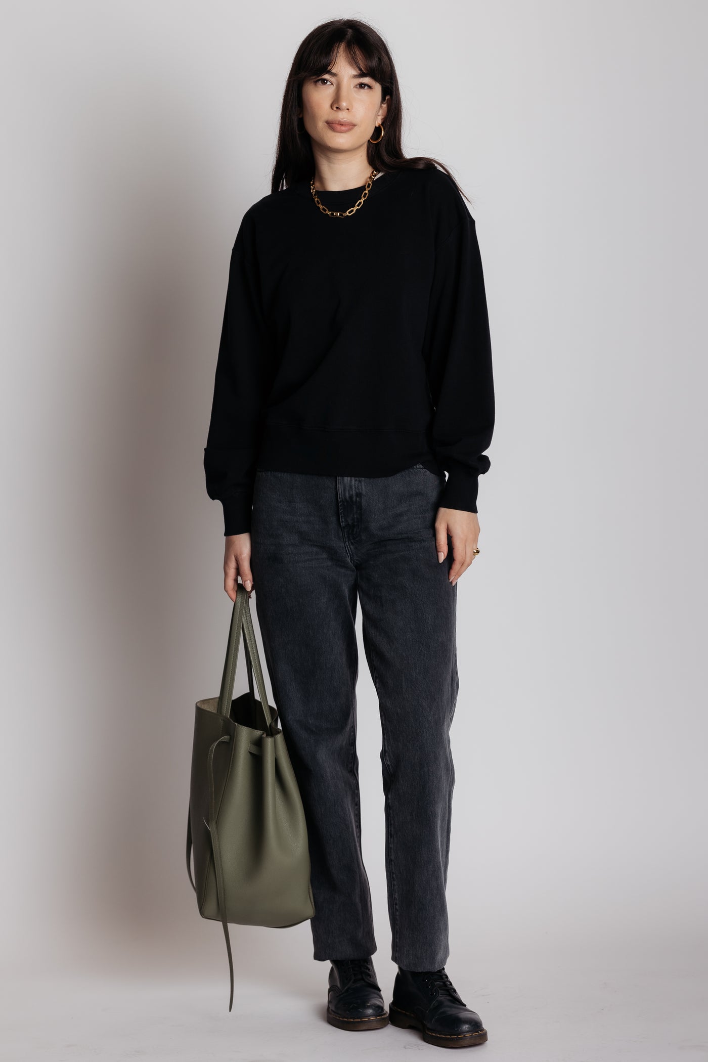 black libris sweater
