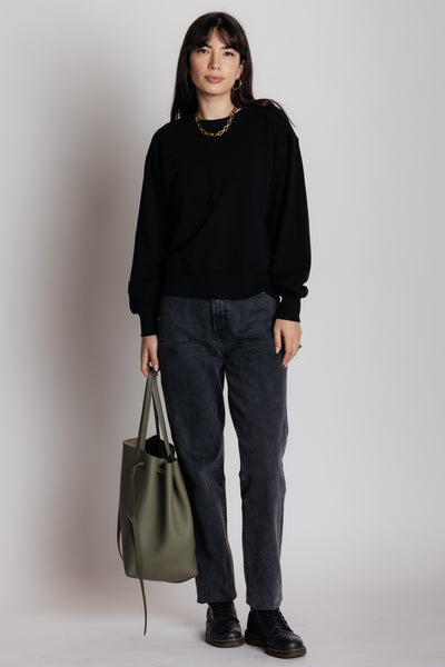black libris sweater