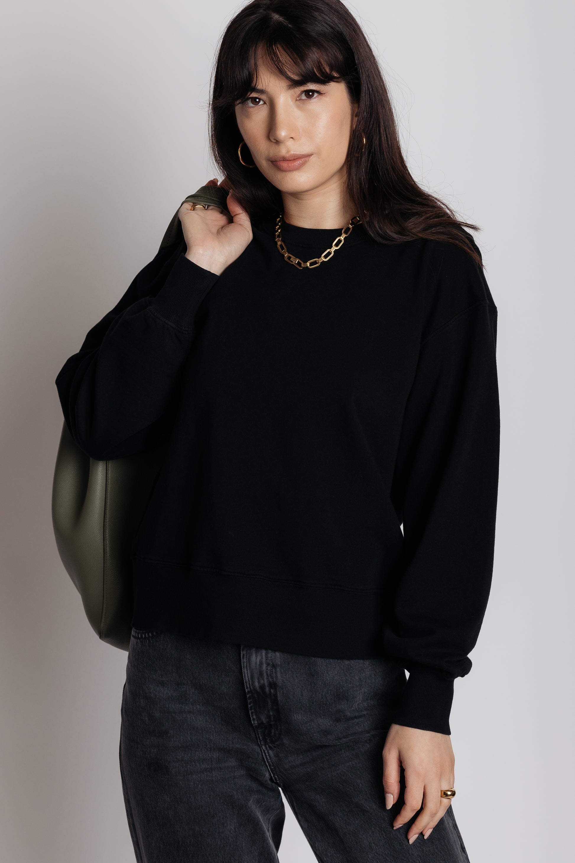 black libris sweater