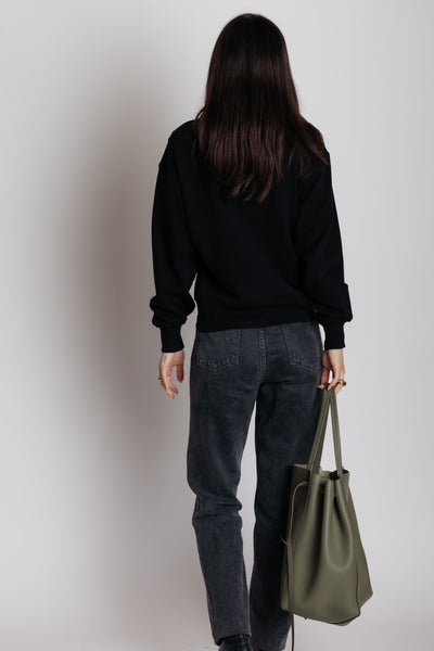 black libris sweater