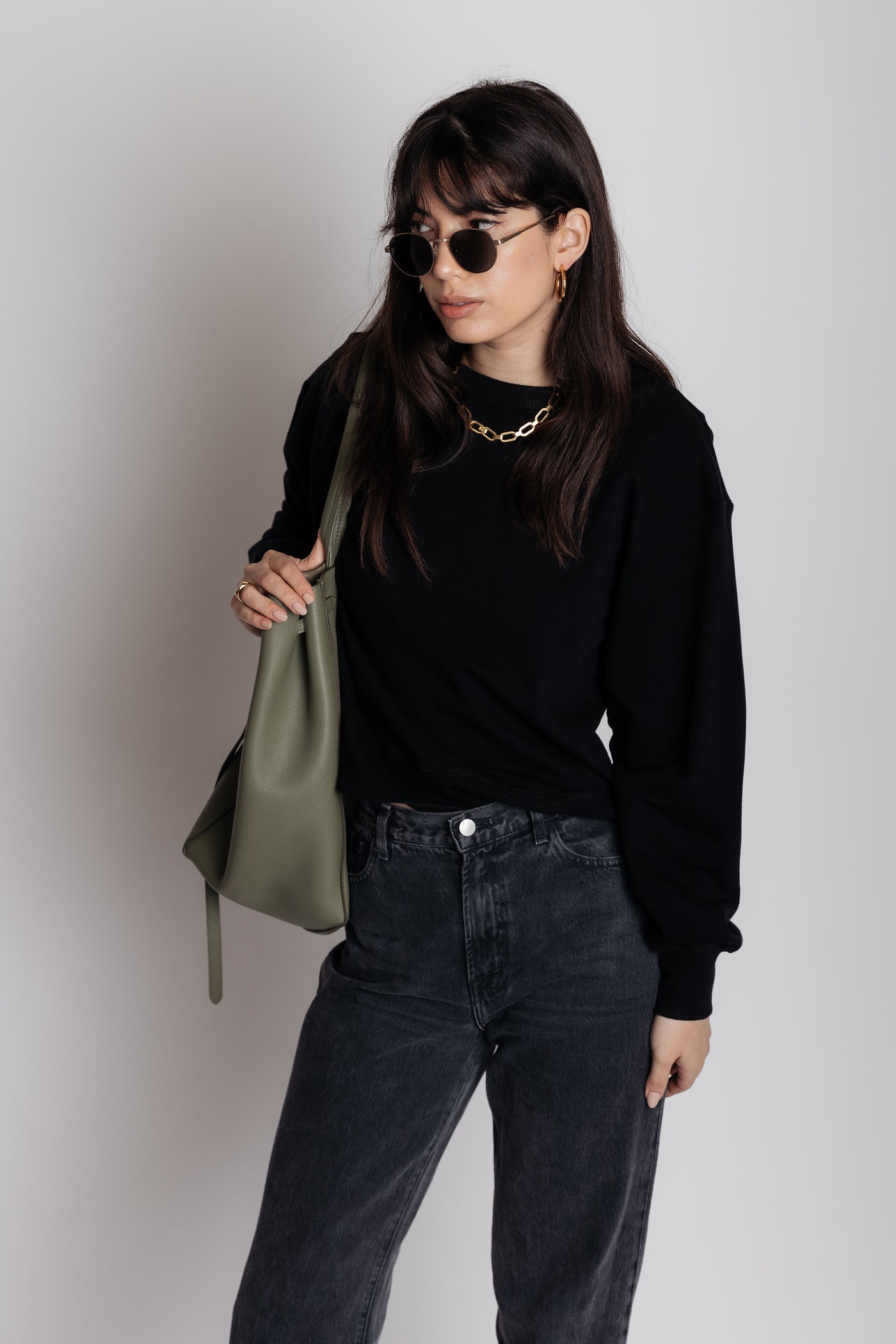 black libris sweater