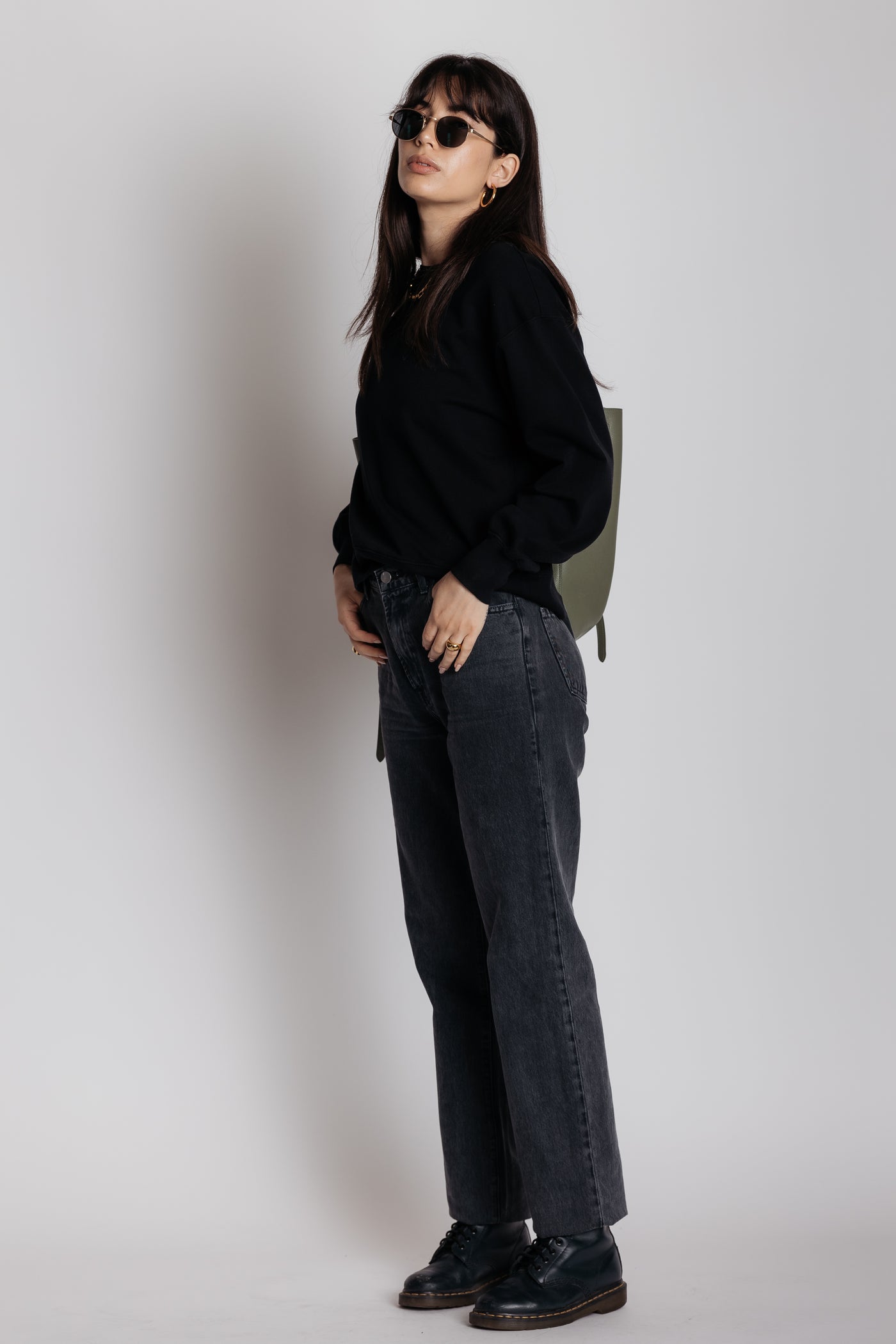 black libris sweater